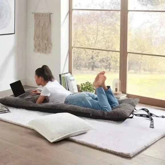 Ugg Corey Crash Pad - Picture 1 of 9